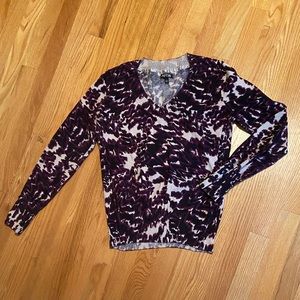 Apt 9 purple black cream patterned v neck sweater